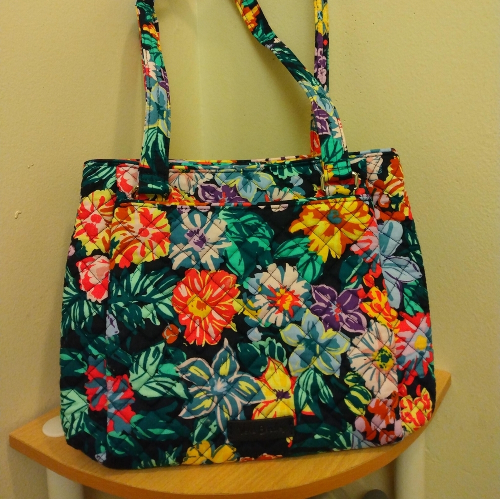 VB shoulder bag